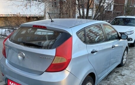 Hyundai Solaris II рестайлинг, 2011 год, 750 000 рублей, 5 фотография