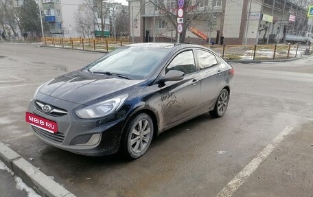 Hyundai Solaris II рестайлинг, 2011 год, 850 000 рублей, 4 фотография