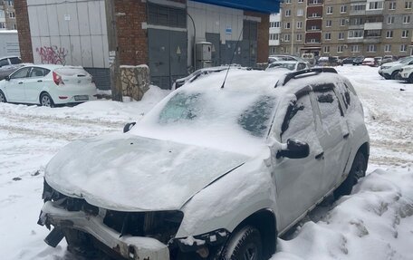 Renault Duster I рестайлинг, 2014 год, 600 000 рублей, 2 фотография