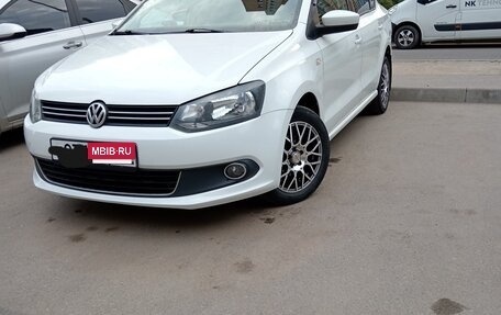 Volkswagen Polo VI (EU Market), 2015 год, 900 000 рублей, 4 фотография