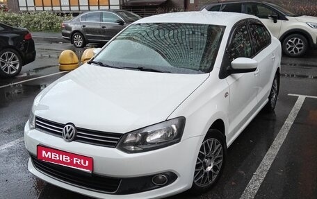 Volkswagen Polo VI (EU Market), 2015 год, 900 000 рублей, 5 фотография