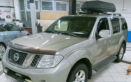 Nissan Pathfinder, 2011 год, 1 690 000 рублей, 2 фотография