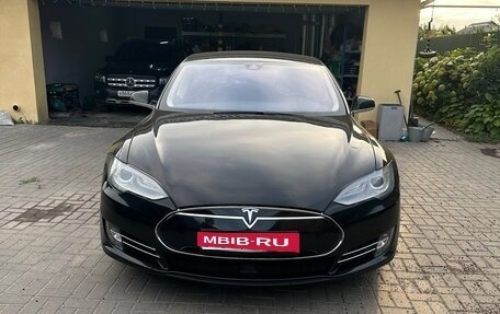 Tesla Model S I, 2015 год, 2 400 000 рублей, 1 фотография