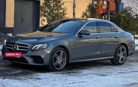 Mercedes-Benz E-Класс, 2019 год, 3 950 000 рублей, 4 фотография