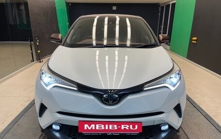 Toyota C-HR I рестайлинг, 2019 год, 2 150 000 рублей, 2 фотография