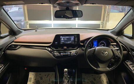 Toyota C-HR I рестайлинг, 2019 год, 2 150 000 рублей, 12 фотография