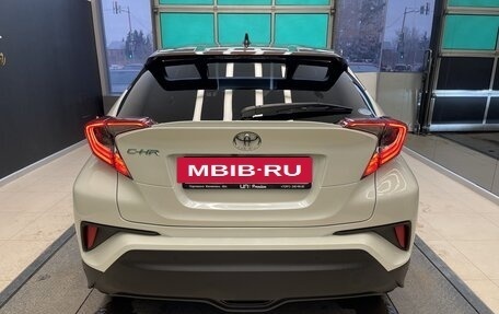 Toyota C-HR I рестайлинг, 2019 год, 2 150 000 рублей, 5 фотография