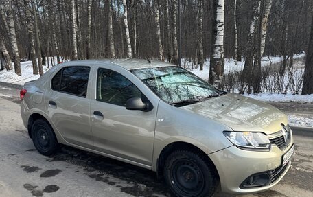 Renault Logan II, 2018 год, 900 000 рублей, 5 фотография