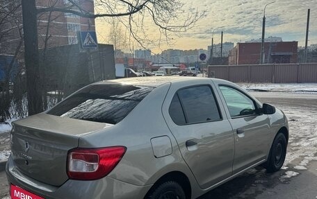 Renault Logan II, 2018 год, 900 000 рублей, 6 фотография