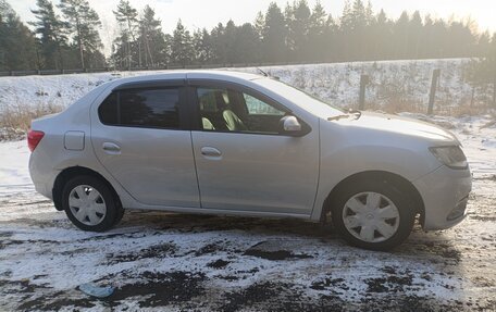 Renault Logan II, 2015 год, 580 000 рублей, 10 фотография