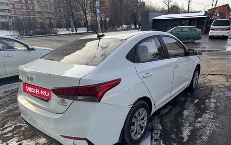 Hyundai Solaris II рестайлинг, 2018 год, 700 000 рублей, 2 фотография