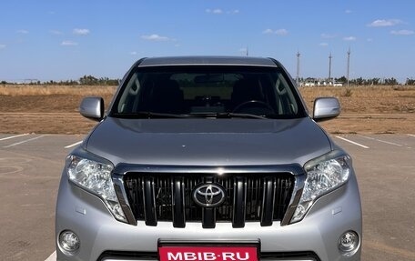 Toyota Land Cruiser Prado 150 рестайлинг 2, 2013 год, 4 000 000 рублей, 1 фотография