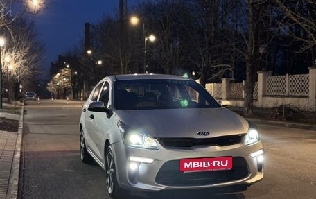 KIA Rio IV, 2018 год, 1 050 000 рублей, 4 фотография