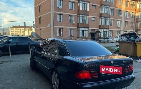 Mercedes-Benz E-Класс, 1996 год, 450 000 рублей, 2 фотография