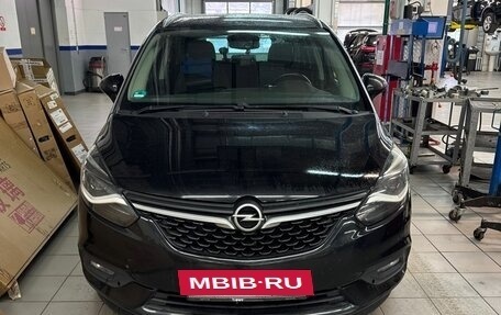 Opel Zafira C рестайлинг, 2017 год, 1 747 000 рублей, 2 фотография