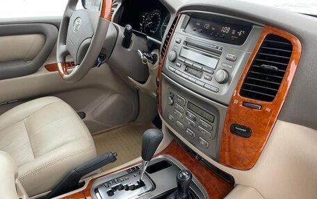 Toyota Land Cruiser 100 рестайлинг 2, 2007 год, 4 055 000 рублей, 3 фотография