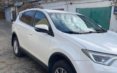 Toyota RAV4, 2018 год, 2 600 000 рублей, 4 фотография