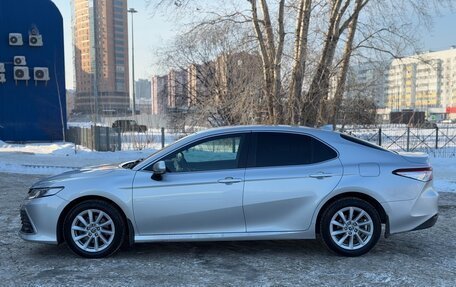 Toyota Camry, 2022 год, 3 800 000 рублей, 2 фотография