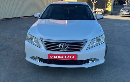 Toyota Camry, 2014 год, 1 850 000 рублей, 2 фотография