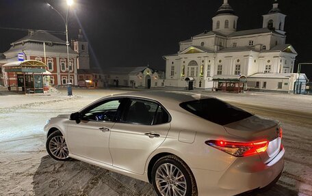 Toyota Camry, 2020 год, 3 550 000 рублей, 2 фотография