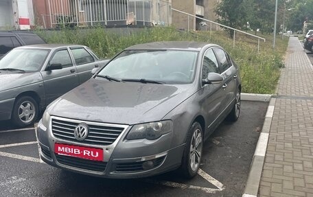 Volkswagen Passat B6, 2005 год, 600 000 рублей, 1 фотография