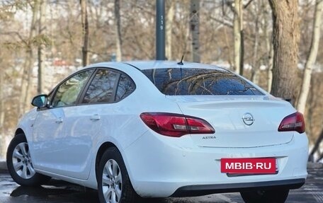 Opel Astra J, 2014 год, 680 000 рублей, 2 фотография