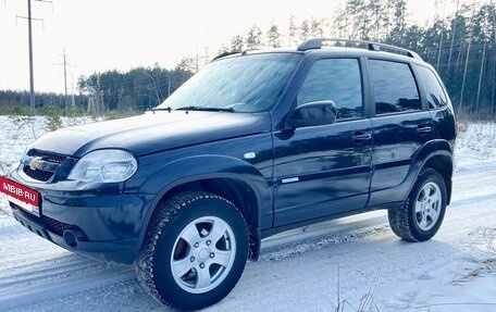 Chevrolet Niva I рестайлинг, 2012 год, 750 000 рублей, 2 фотография