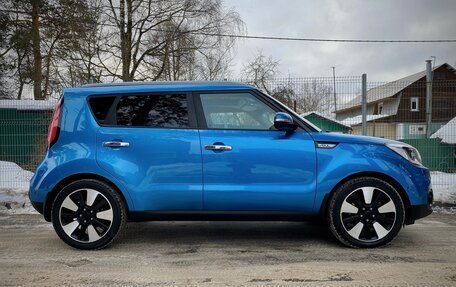 KIA Soul II рестайлинг, 2018 год, 2 300 000 рублей, 16 фотография