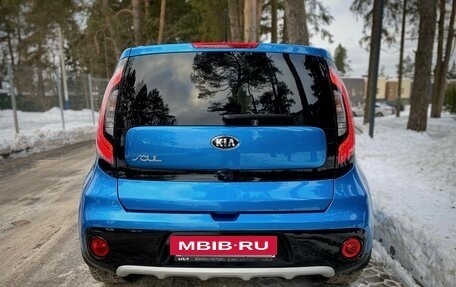 KIA Soul II рестайлинг, 2018 год, 2 300 000 рублей, 18 фотография