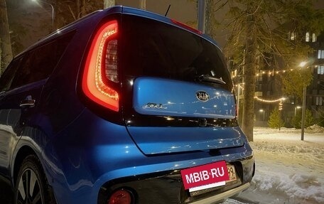 KIA Soul II рестайлинг, 2018 год, 2 300 000 рублей, 27 фотография