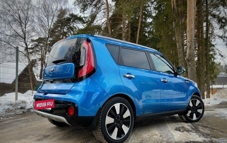 KIA Soul II рестайлинг, 2018 год, 2 300 000 рублей, 24 фотография