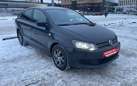 Volkswagen Polo VI (EU Market), 2011 год, 950 000 рублей, 2 фотография