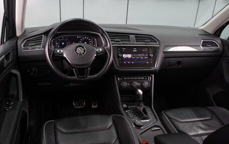 Volkswagen Tiguan II, 2020 год, 3 990 000 рублей, 6 фотография