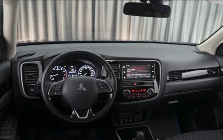Mitsubishi Outlander III рестайлинг 3, 2020 год, 2 707 000 рублей, 32 фотография