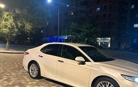 Toyota Camry, 2018 год, 3 300 000 рублей, 7 фотография