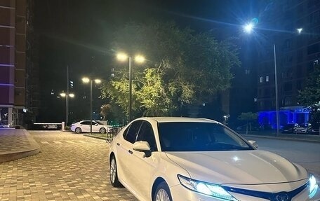 Toyota Camry, 2018 год, 3 300 000 рублей, 5 фотография