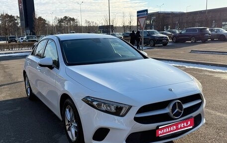 Mercedes-Benz A-Класс, 2019 год, 2 900 000 рублей, 2 фотография