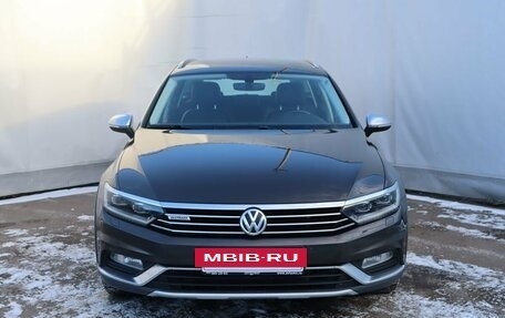 Volkswagen Passat B8 рестайлинг, 2017 год, 2 379 000 рублей, 2 фотография