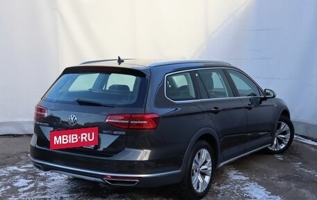 Volkswagen Passat B8 рестайлинг, 2017 год, 2 379 000 рублей, 4 фотография