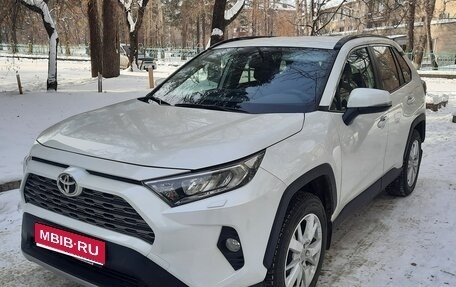 Toyota RAV4, 2020 год, 3 900 000 рублей, 1 фотография