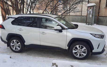 Toyota RAV4, 2020 год, 3 900 000 рублей, 7 фотография