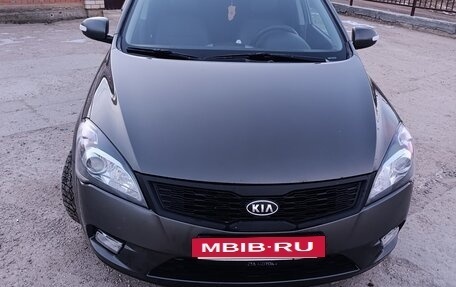 KIA cee'd I рестайлинг, 2010 год, 850 000 рублей, 2 фотография