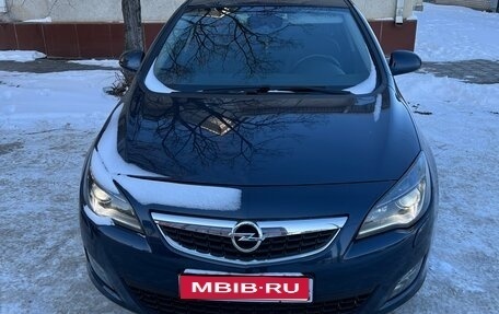 Opel Astra J, 2010 год, 1 190 000 рублей, 1 фотография