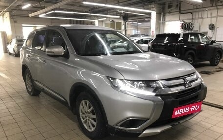 Mitsubishi Outlander III рестайлинг 3, 2016 год, 1 559 000 рублей, 2 фотография