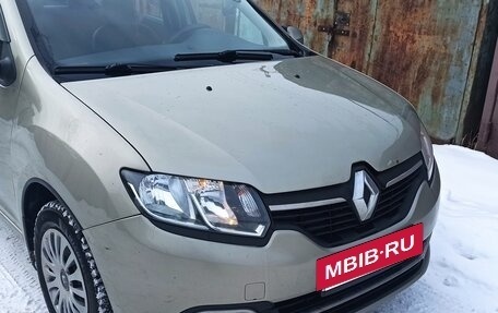 Renault Logan II, 2015 год, 700 000 рублей, 4 фотография