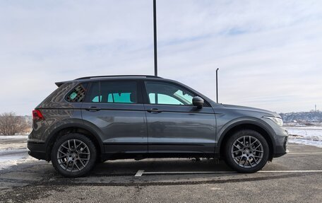 Volkswagen Tiguan II, 2021 год, 3 194 000 рублей, 3 фотография