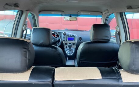 Toyota Matrix, 2003 год, 497 000 рублей, 11 фотография