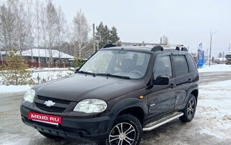 Chevrolet Niva I рестайлинг, 2009 год, 585 000 рублей, 2 фотография