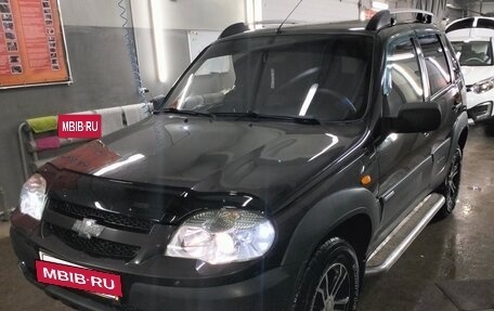 Chevrolet Niva I рестайлинг, 2009 год, 585 000 рублей, 4 фотография