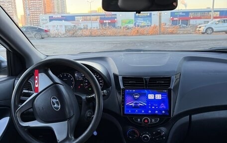 Hyundai Solaris II рестайлинг, 2013 год, 550 000 рублей, 15 фотография